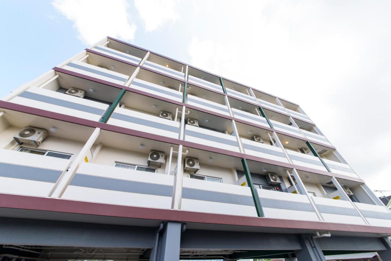 Mr. Kinjo In Matabee Aparthotel Okinawa Exterior photo